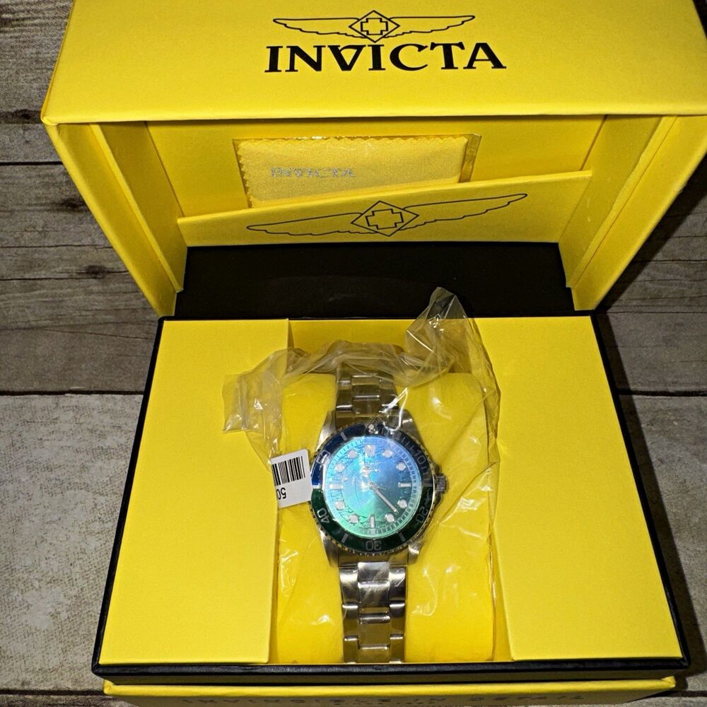 Invicta Pro Diver Womens Blue/Green Dial Quartz Diver Watch 100m SS Box “Beauty”